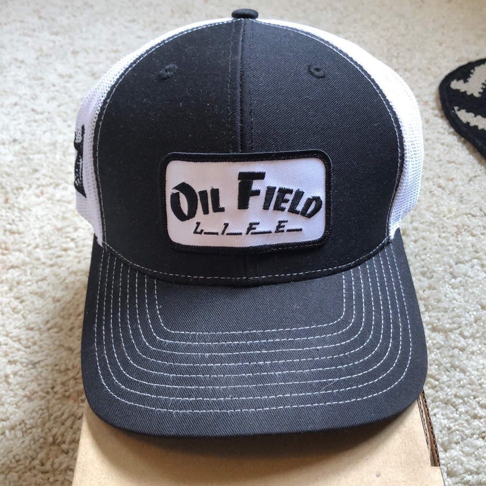Snapback Trucker Hat - Black & White - Adjustable